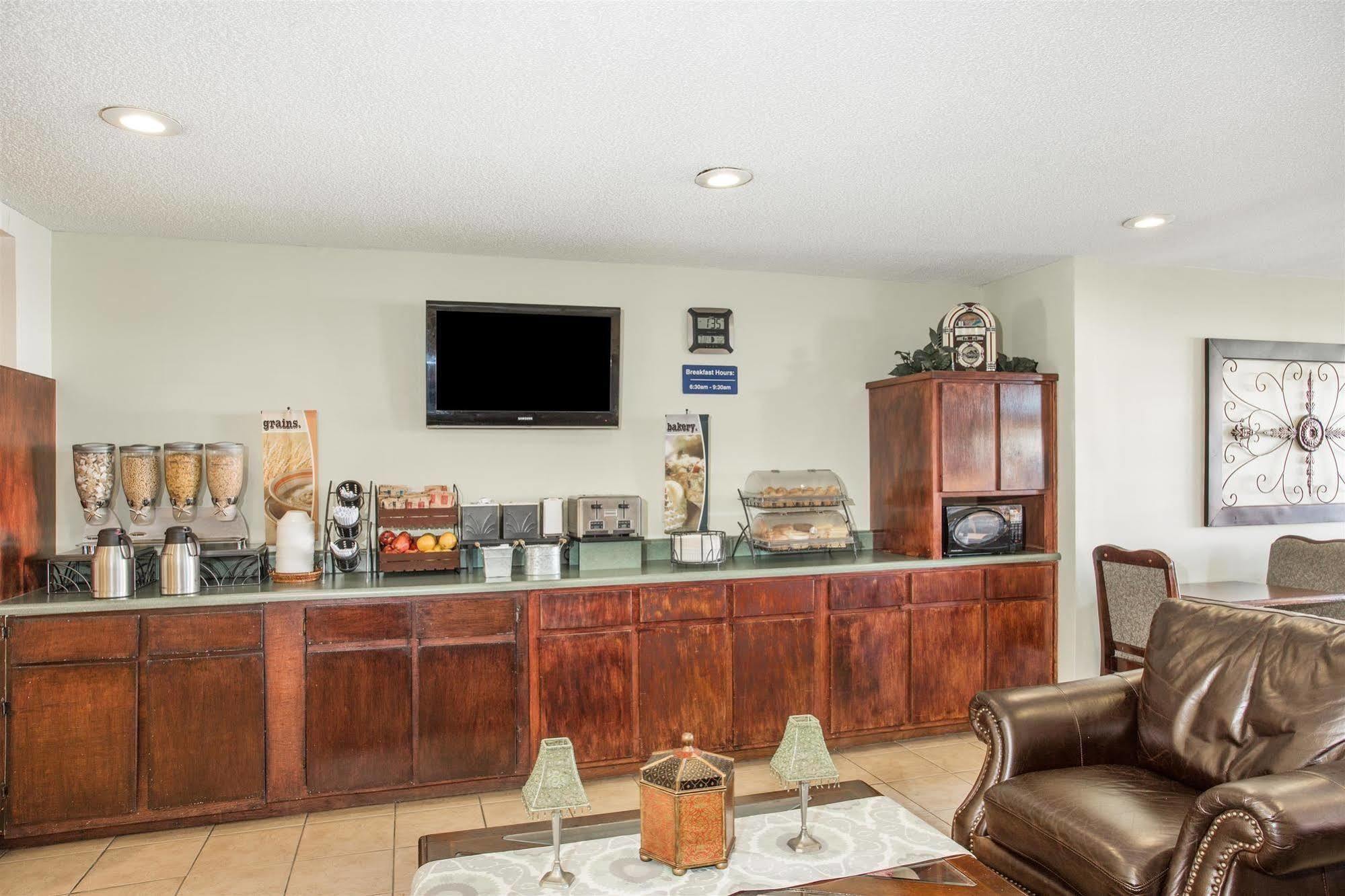 Microtel Inn & Suites By Wyndham Tifton Exteriör bild